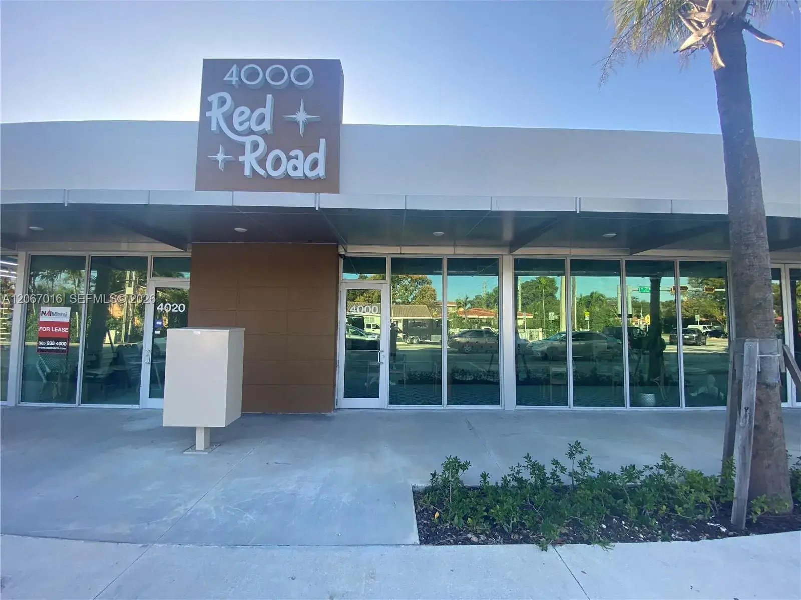 Commercial Sale for sale at 4000 SW 57th Ave, South Miami FL 33155