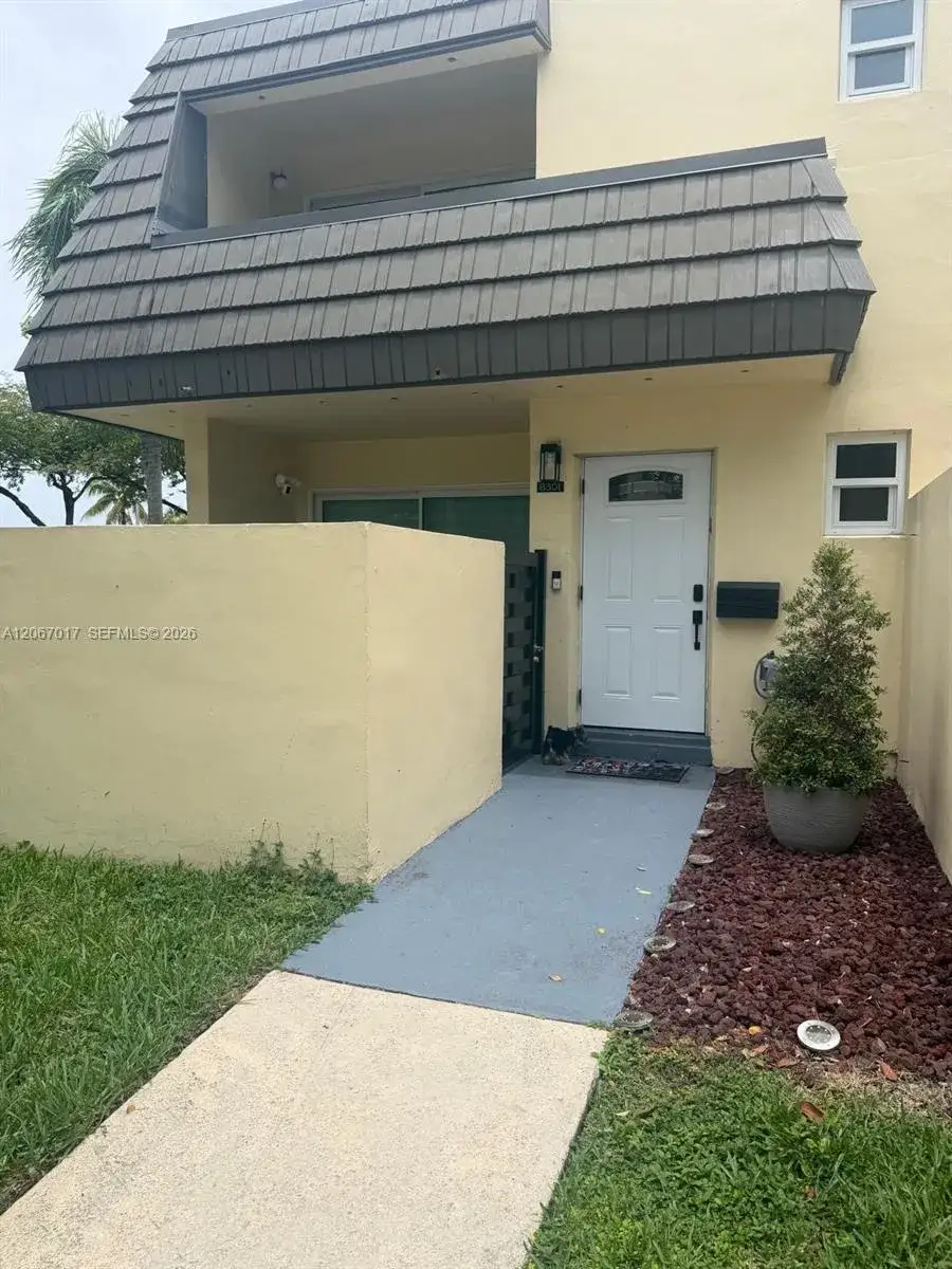 2 bedroom 2 bath Residential for sale at 8301 SW 137th Ave # 8301, Miami FL 33183