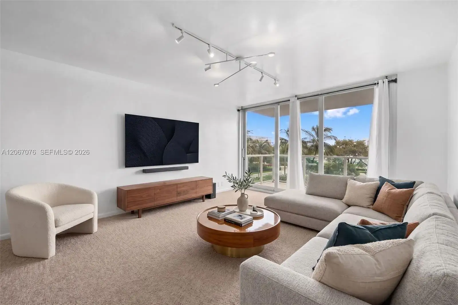 1 bedroom 1 bath Residential for sale at 1000 West Ave # 309, Miami Beach FL 33139