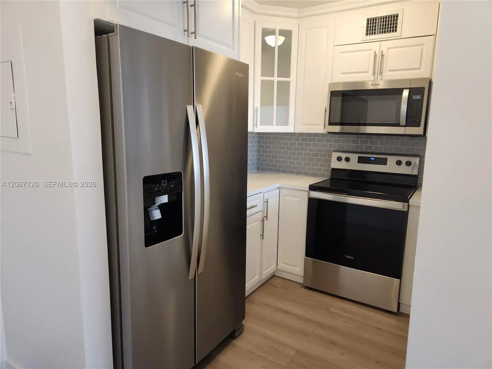 2 bedroom 2 bath Residential Lease for rent at 8075 NW 7th St # 420, Miami FL 33126