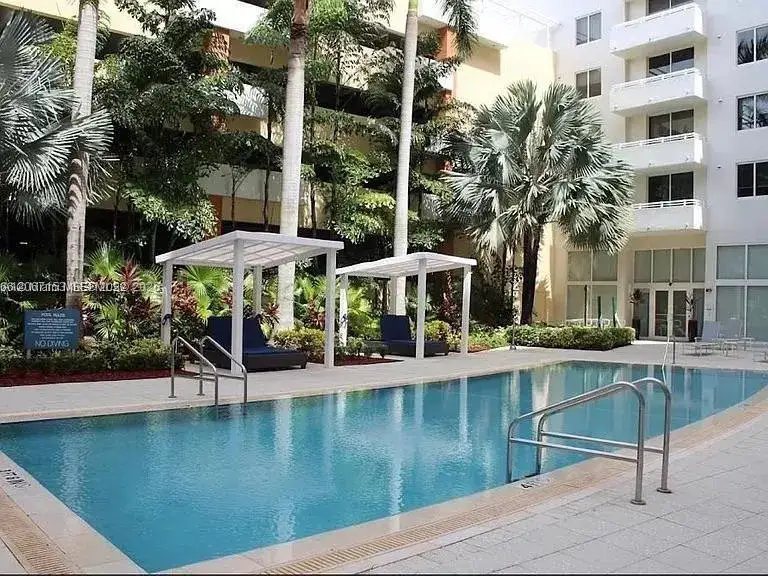 2 bedroom 2 bath Residential Lease for rent at 18800 NE 29th Ave # 427, Aventura FL 33180