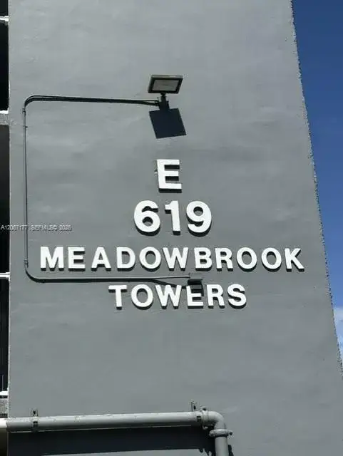 619 NE 14th Ave # 403, Hallandale Beach FL 33009