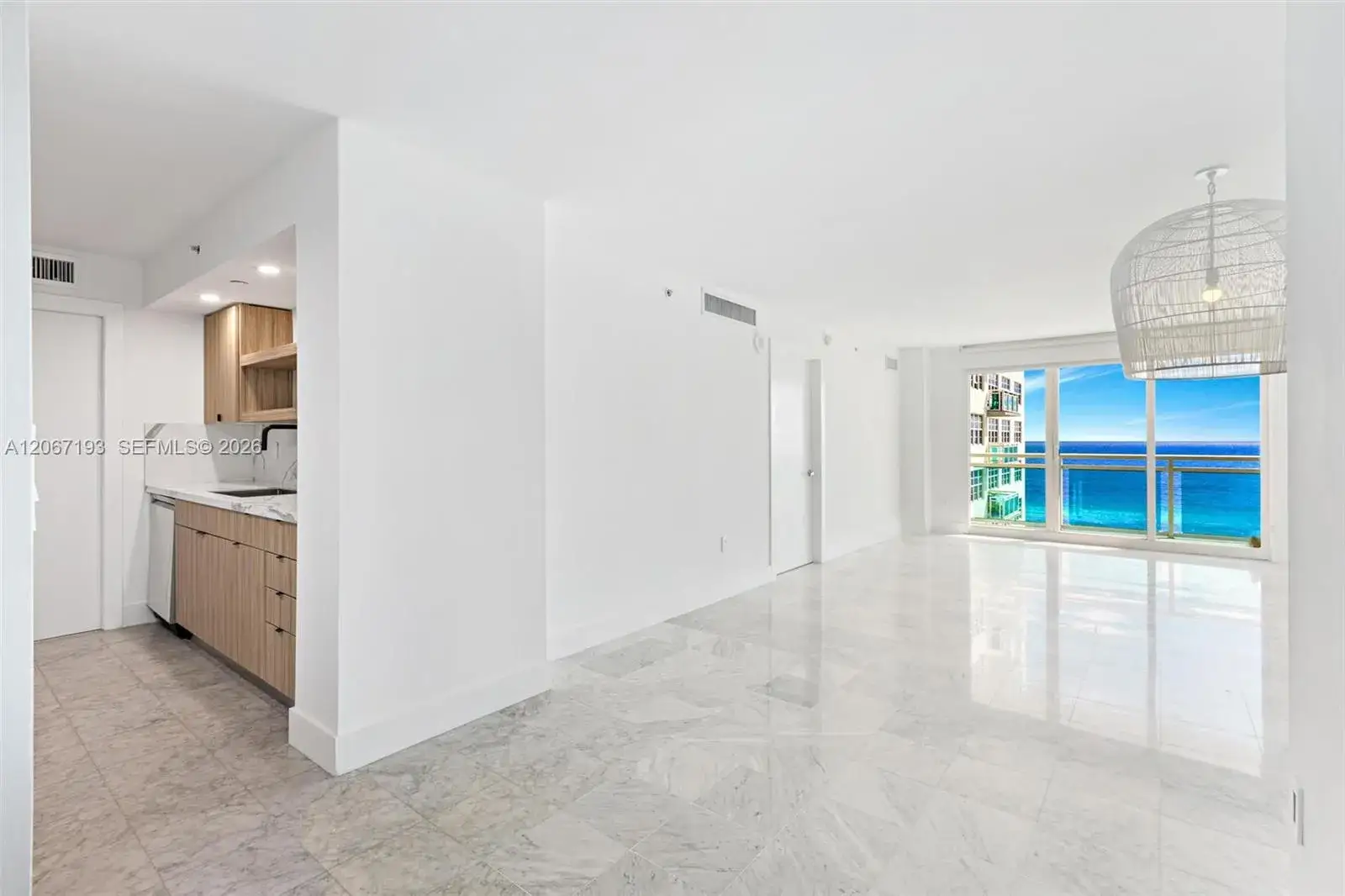 1 bedroom 1 bath Residential for sale at 6917 Collins Ave # 1009, Miami Beach FL 33141