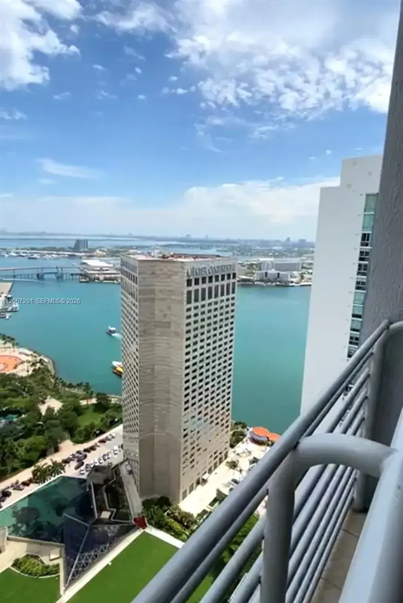 2 bedroom 2 bath Residential Lease for rent at 325 S Biscayne Blvd # 4214, Miami FL 33131