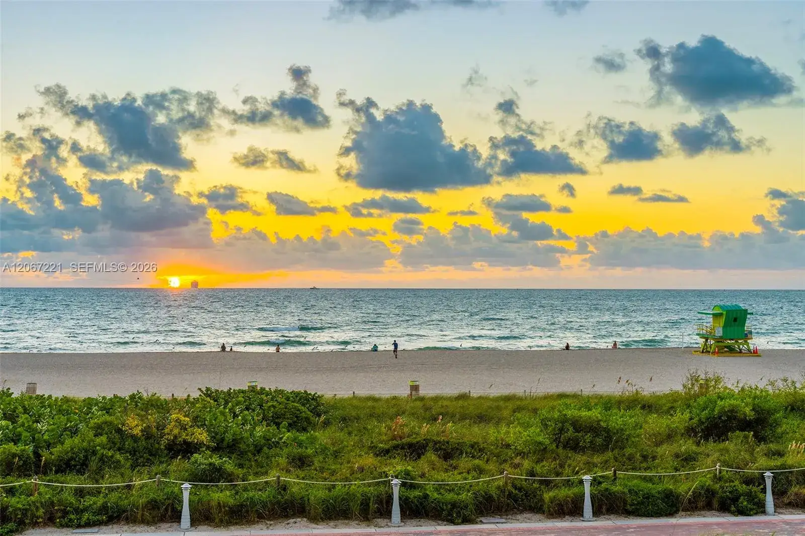 1 bedroom 1 bath Residential Lease for rent at 401 Ocean Dr # 318, Miami Beach FL 33139