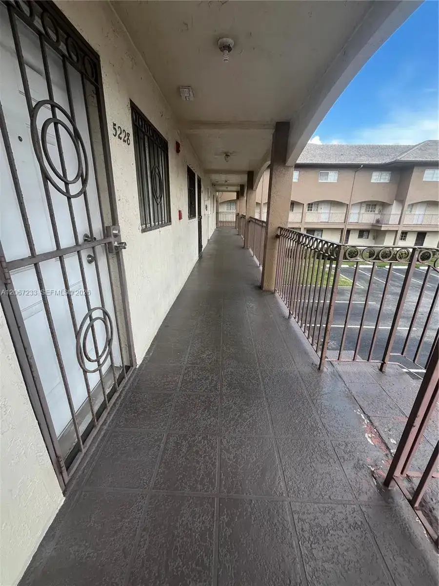 2 bedroom 2 bath Residential for sale at 8851 NW 119 ST # 5222, Hialeah Gardens FL 33018