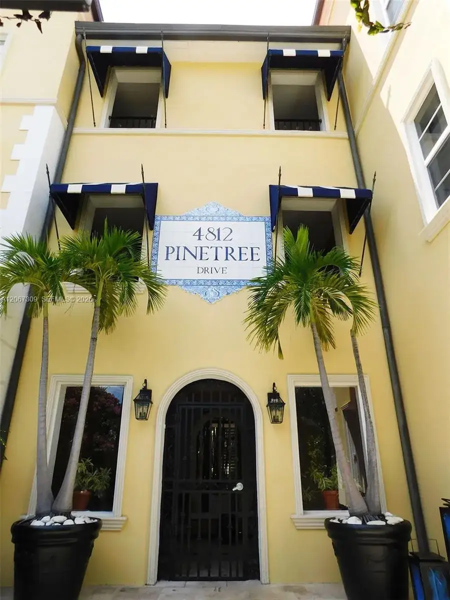 1 bedroom 1 bath Residential for sale at 4812 Pine Tree Dr # 206, Miami Beach FL 33140