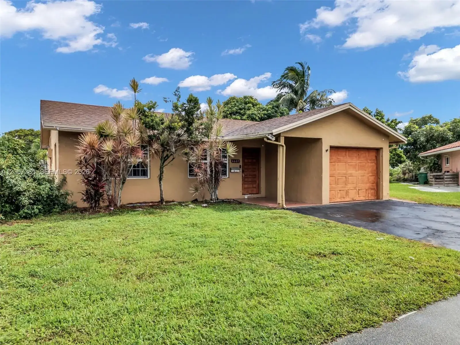 2 bedroom 2 bath Residential for sale at 6605 NW 77th St, Tamarac FL 33321