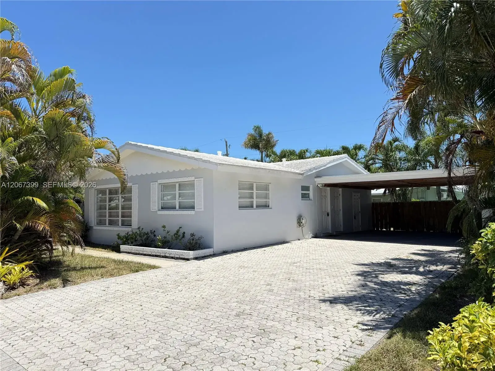 2220 NE 36th St # 1, Lighthouse Point FL 33064