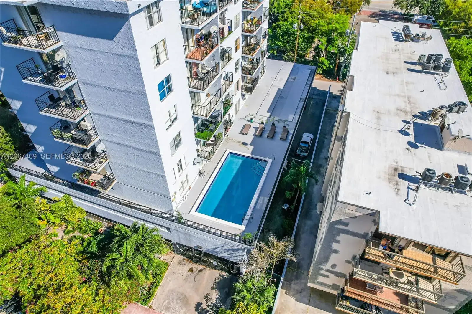 1 bedroom 1 bath Residential Lease for rent at 899 West Ave # 7H, Miami Beach FL 33139