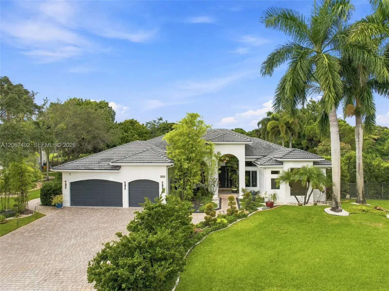 5 bedroom 3 bath Residential for sale at 3829 Gulfstream Way, Davie FL 33328