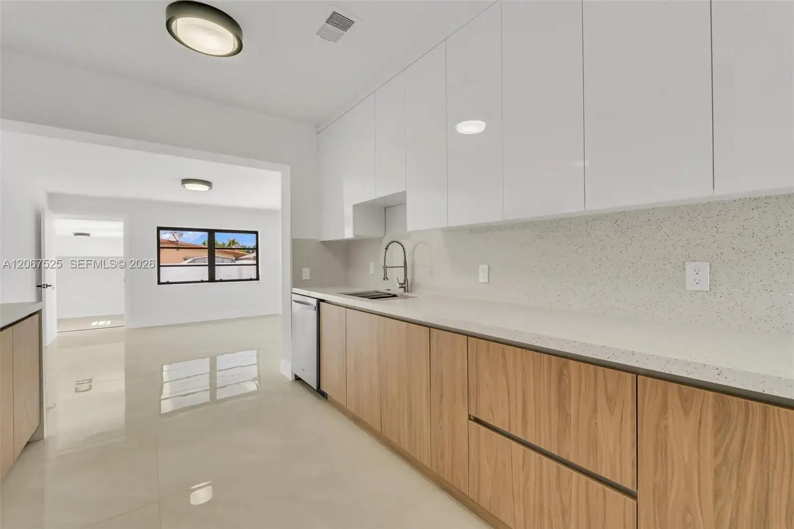 5 bedroom 2 bath Residential for sale at 611 SE 4th St, Hialeah FL 33010