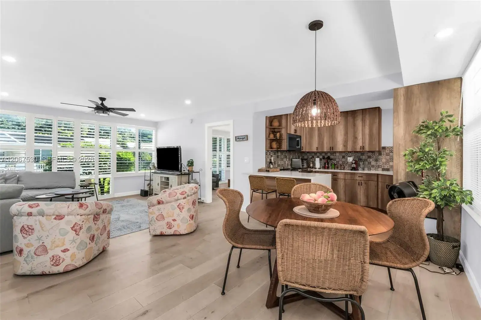 2 bedroom 2 bath Residential Lease for rent at 320 S Ocean Blvd, Delray Beach FL 33483