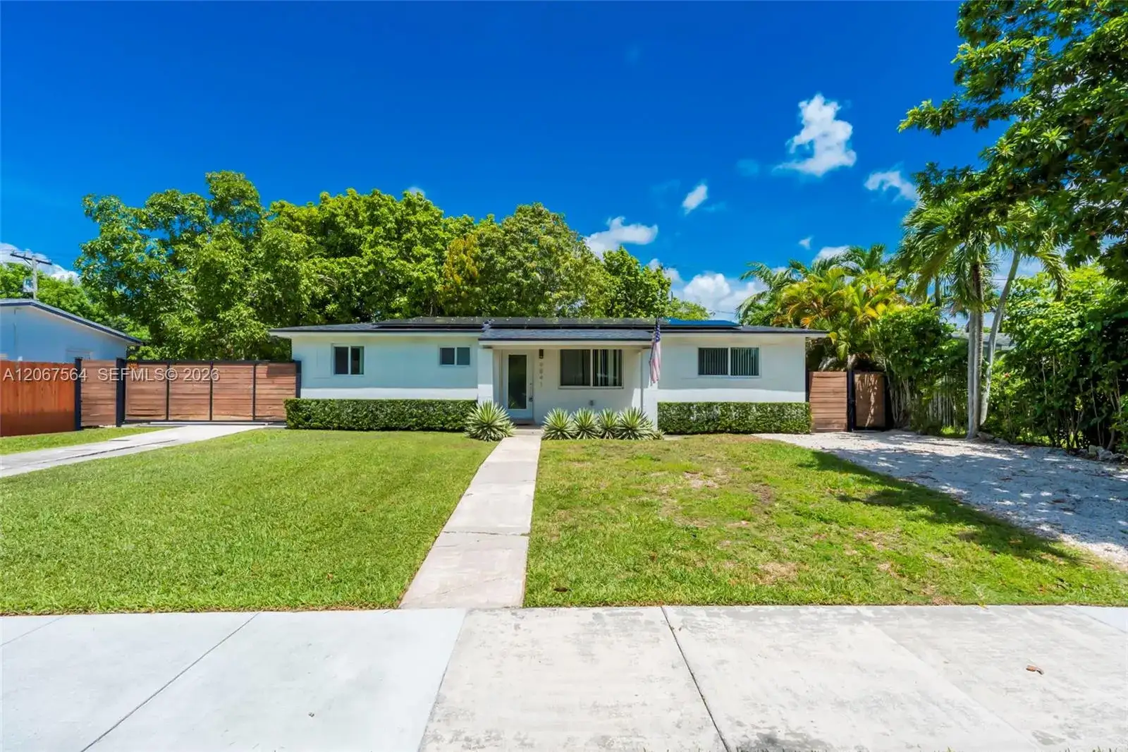 9841 Dominican Dr, Cutler Bay FL 33189
