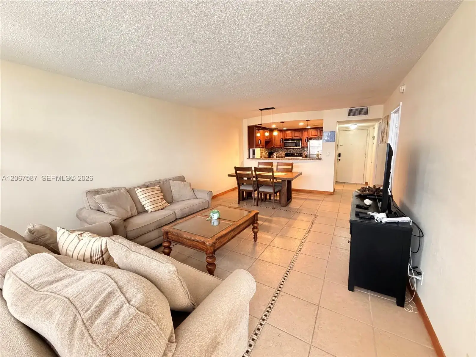 1 bedroom 1 bath Residential Lease for rent at 1825 S Ocean Dr # 607, Hallandale Beach FL 33009