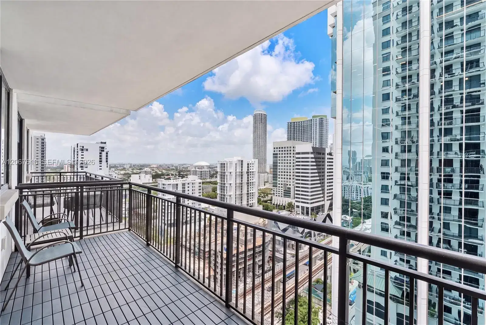 1 bedroom 1 bath Residential for sale at 999 SW 1st Ave # 2115, Miami FL 33130