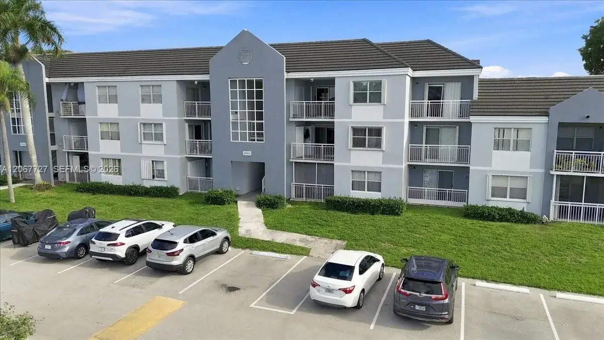 8660 SW 212th St # 306, Cutler Bay FL 33189