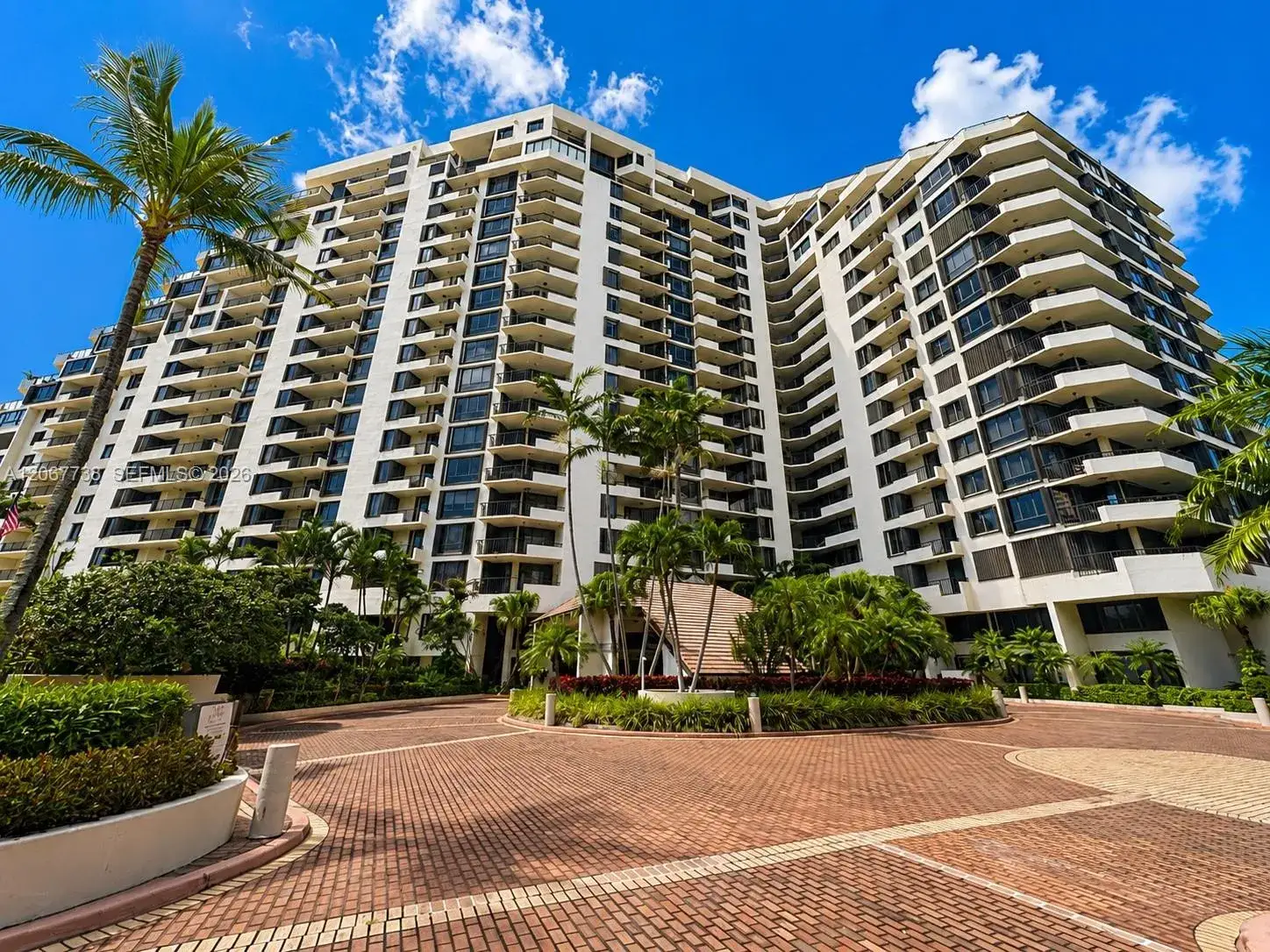2 bedroom 2 bath Residential Lease for rent at 520 Brickell Key Dr # A1710, Miami FL 33131