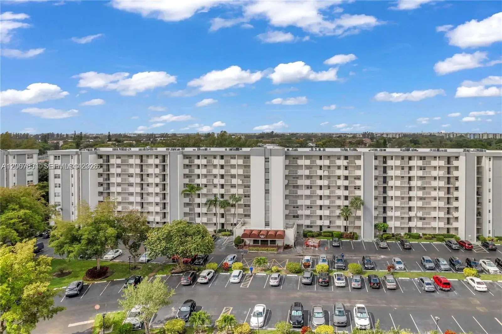 2 bedroom 2 bath Residential for sale at 5900 NW 44th St # 405, Lauderhill FL 33319