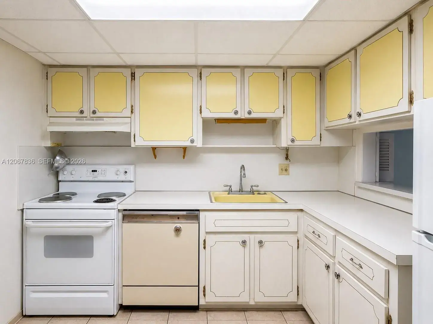 1 bedroom 1 bath Residential for sale at 1001 Hillcrest Ct # 204, Hollywood FL 33021