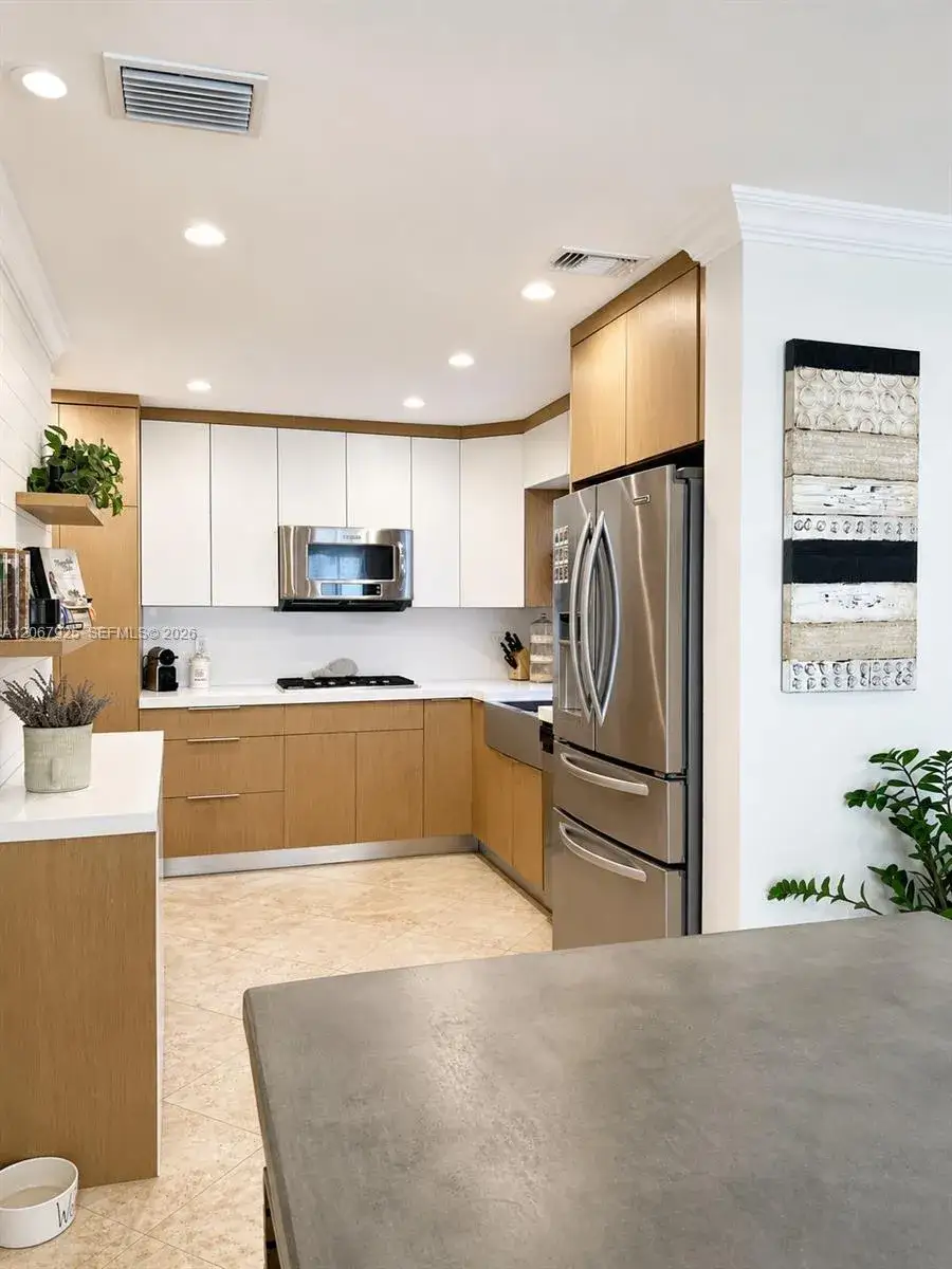 3 bedroom 2 bath Residential for sale at 16382 SW 139th Ave, Miami FL 33177