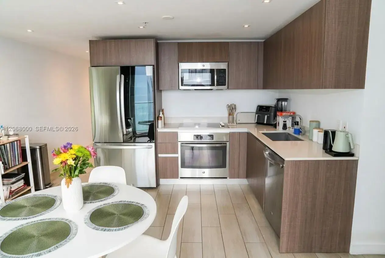 2 bedroom 2 bath Residential Lease for rent at 1600 SW 1st Ave # 906, Miami FL 33129