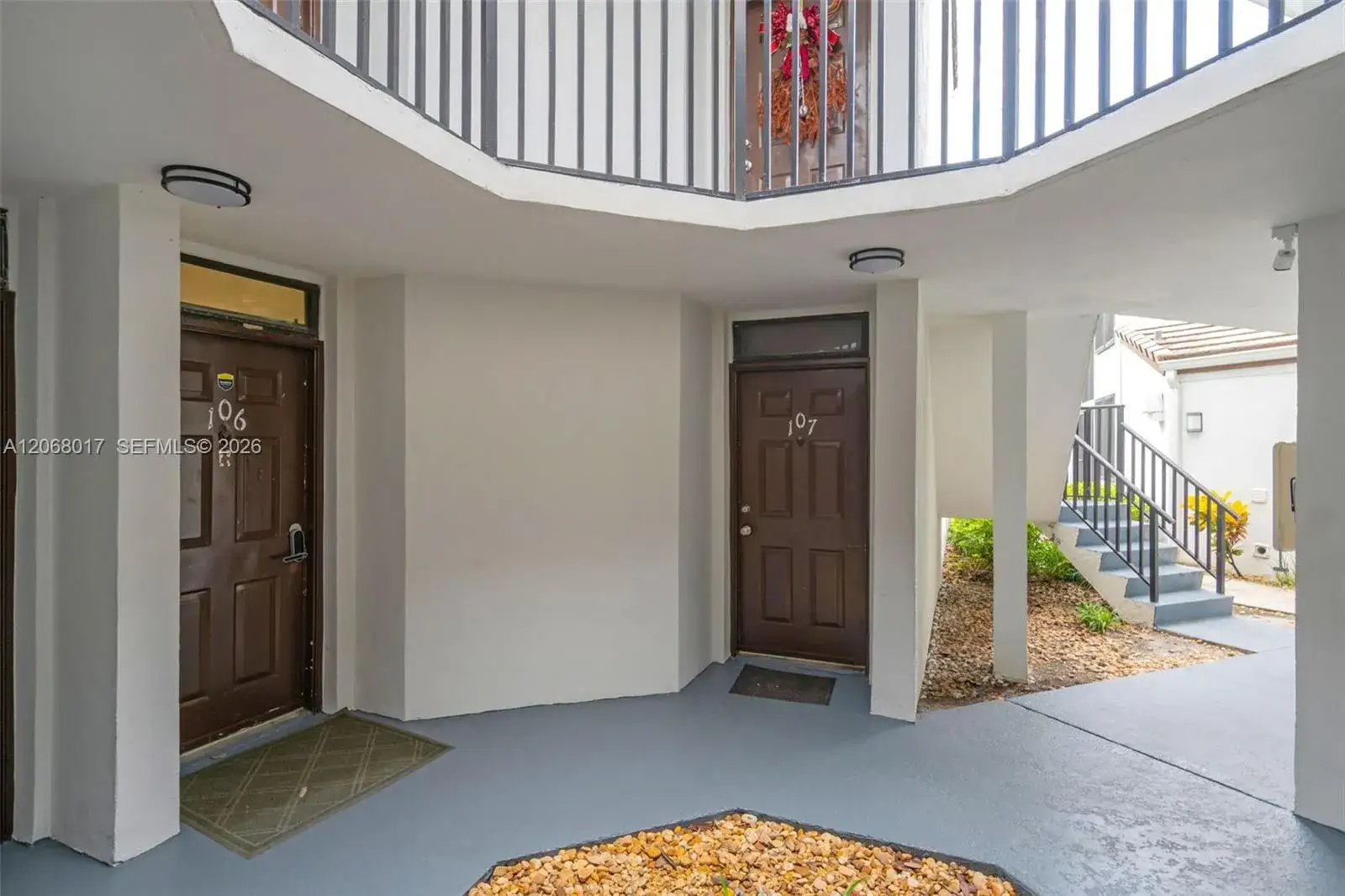 2 bedroom 2 bath Residential for sale at 213 Lake Pointe Dr # 106, Oakland Park FL 33309