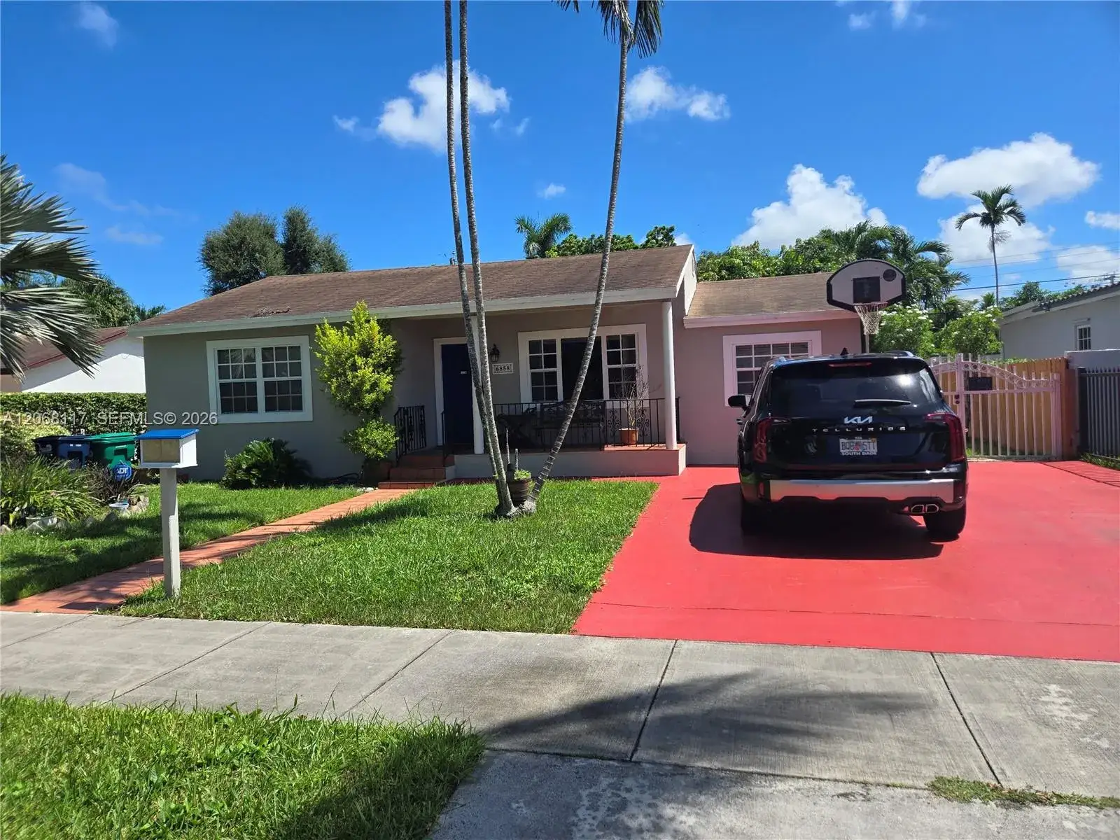 6858 SW 39th St, Miami FL 33155