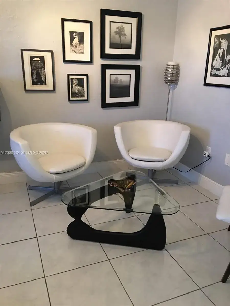 1 bedroom 1 bath Residential for sale at 3905 SW 78th Ct # 205, Miami FL 33155