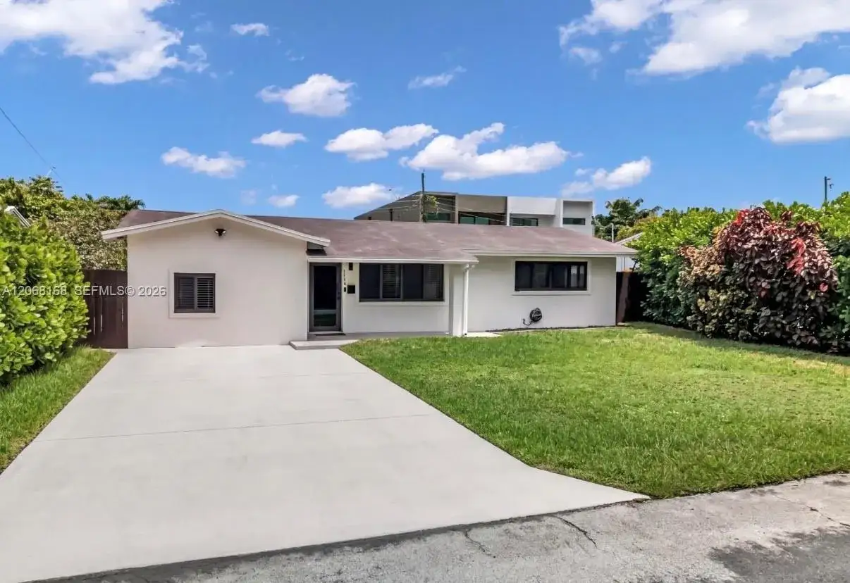 4 bedroom 2 bath Residential for sale at 1524 NE 14th Ter, Fort Lauderdale FL 33304