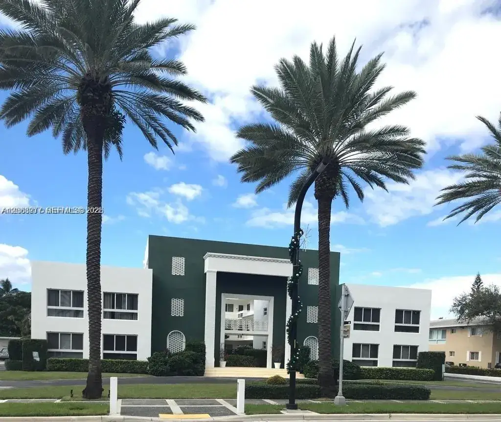 1 bedroom 1 bath Residential Lease for rent at 9920 Collins Ave # 14, Bal Harbour FL 33154