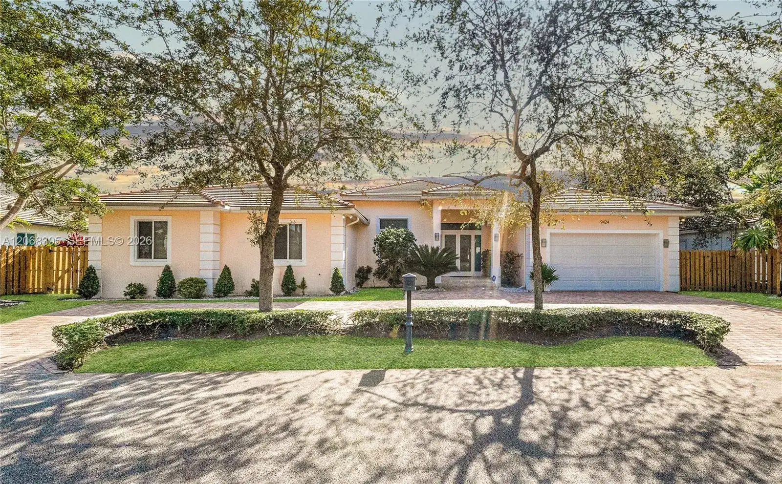4 bedroom 4 bath Residential for sale at 9424 SW 123rd Ter, Miami FL 33176