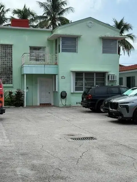 8215 Abbott Ave # 3A, Miami Beach FL 33141
