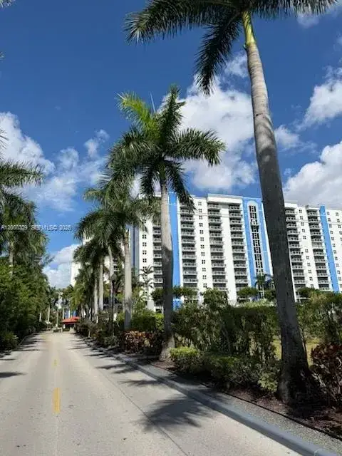 2 bedroom 2 bath Residential Lease for rent at 5091 NW 7th St # 1008, Miami FL 33126