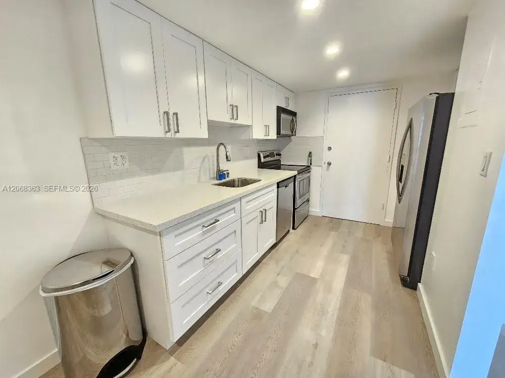 2 bedroom 2 bath Residential Lease for rent at 18081 Biscayne Blvd # 1702, Aventura FL 33160