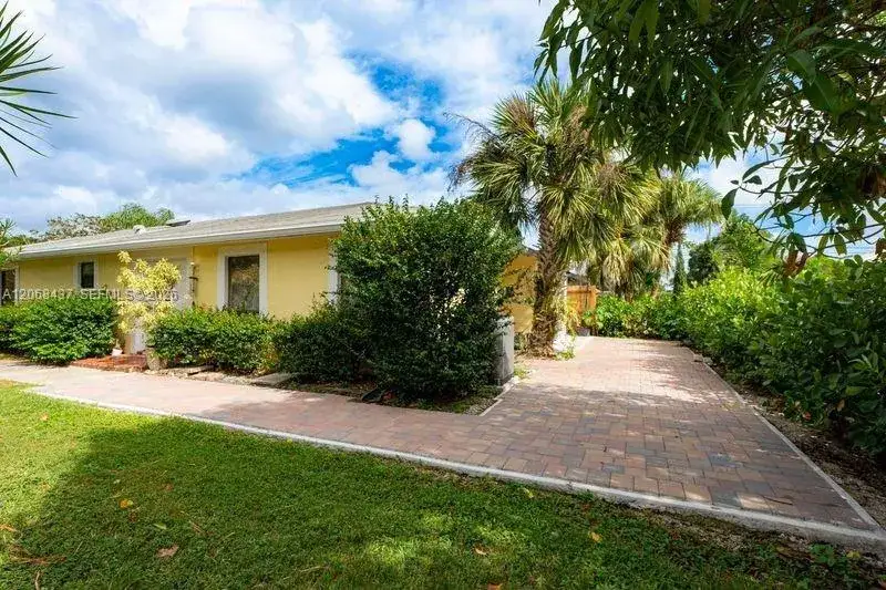 3 bedroom 2 bath Residential Lease for rent at 7507 N Ace Rd N, Lake Worth FL 33467