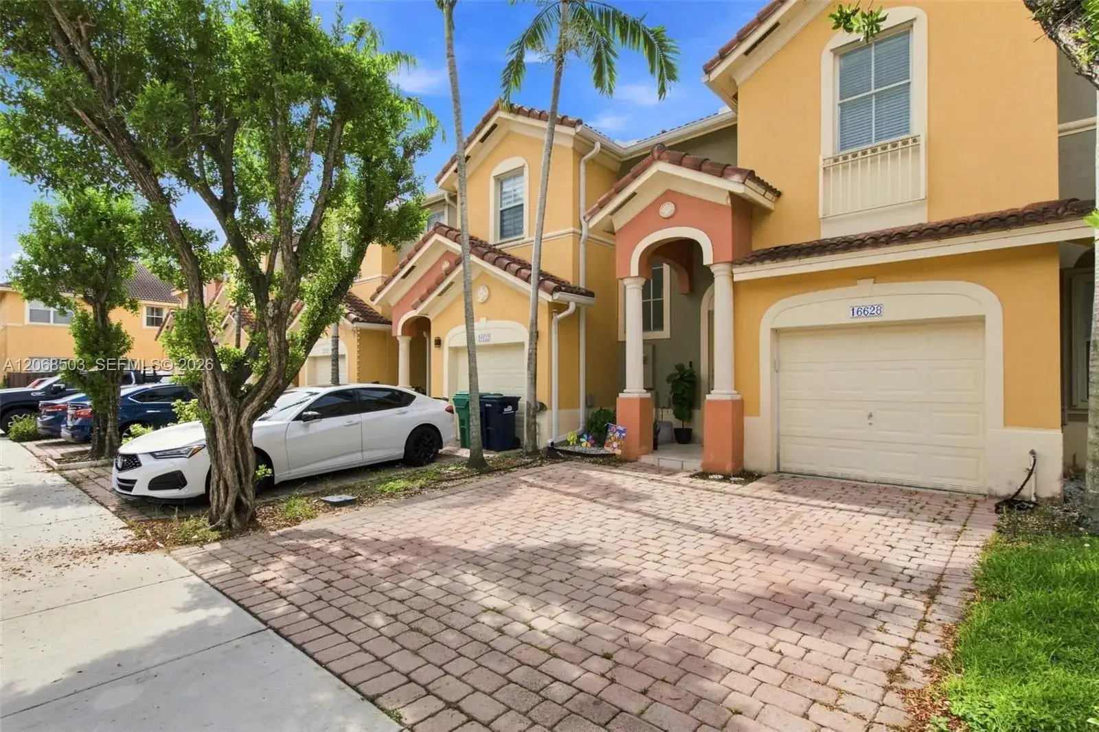 3 bedroom 2 bath Residential for sale at 16628 SW 79th Ter, Miami FL 33193