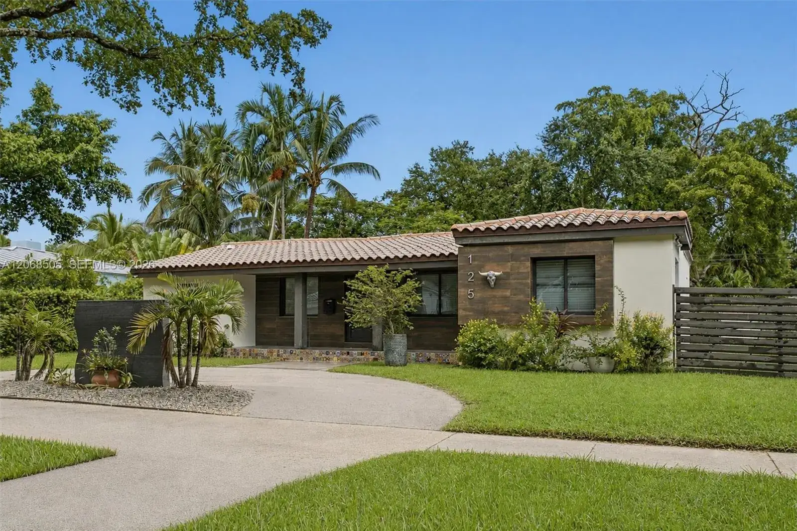 3 bedroom 3 bath Residential for sale at 125 NE 107th St, Miami Shores FL 33161