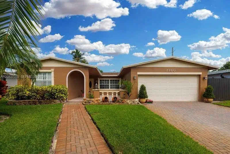 4 bedroom 2 bath Residential for sale at 2160 NW 91st Ter, Pembroke Pines FL 33024