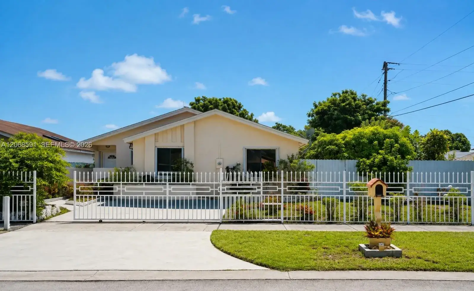 19226 SW 123rd Ave, Miami FL 33177