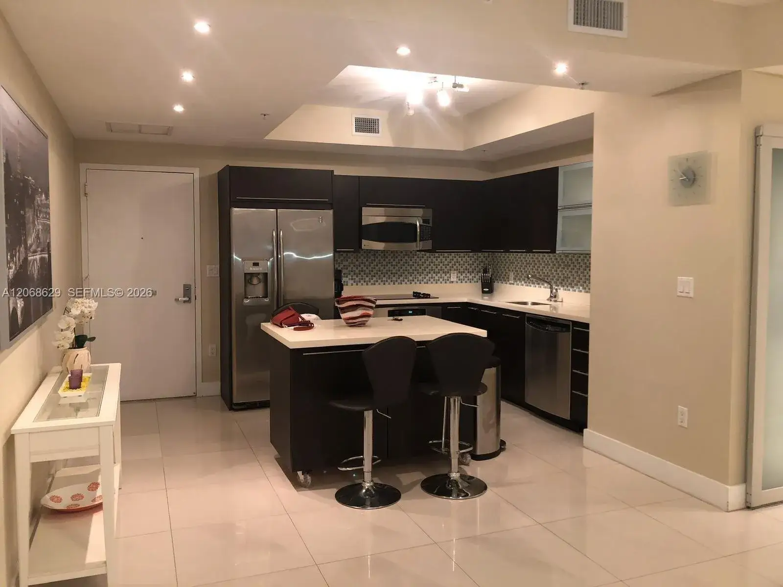 2 bedroom 2 bath Residential Lease for rent at 90 SW 3rd St # 3802, Miami FL 33130