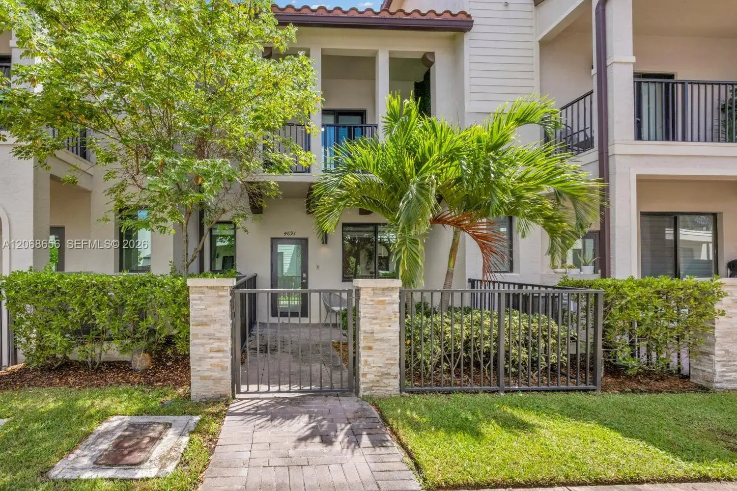 3 bedroom 2 bath Residential for sale at 4691 NW 83rd Pkwy, Doral FL 33166