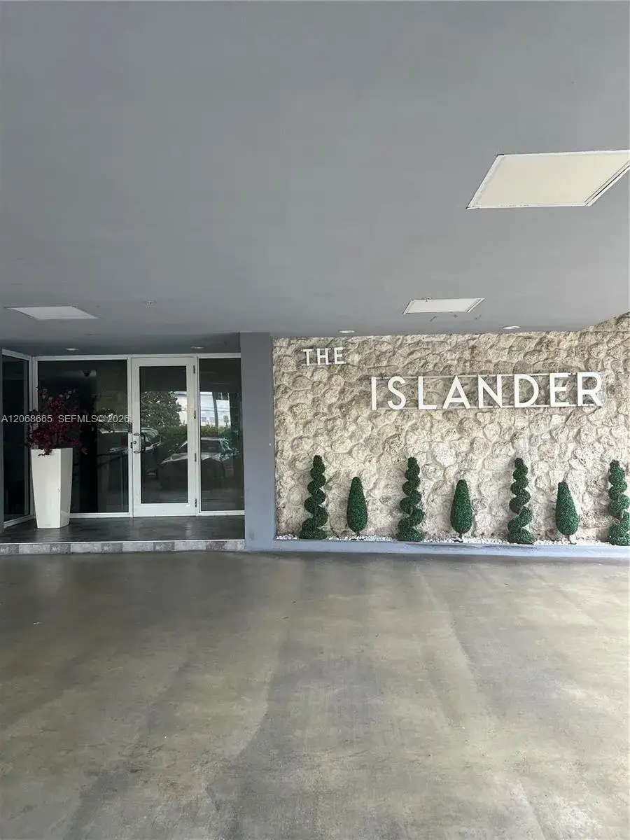 1 bedroom 1 bath Residential for sale at 1255 Collins Ave # 705, Miami Beach FL 33139