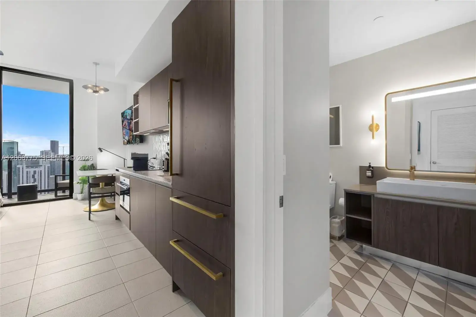1 bath Residential for sale at 159 NE 6th St # 4910, Miami FL 33132