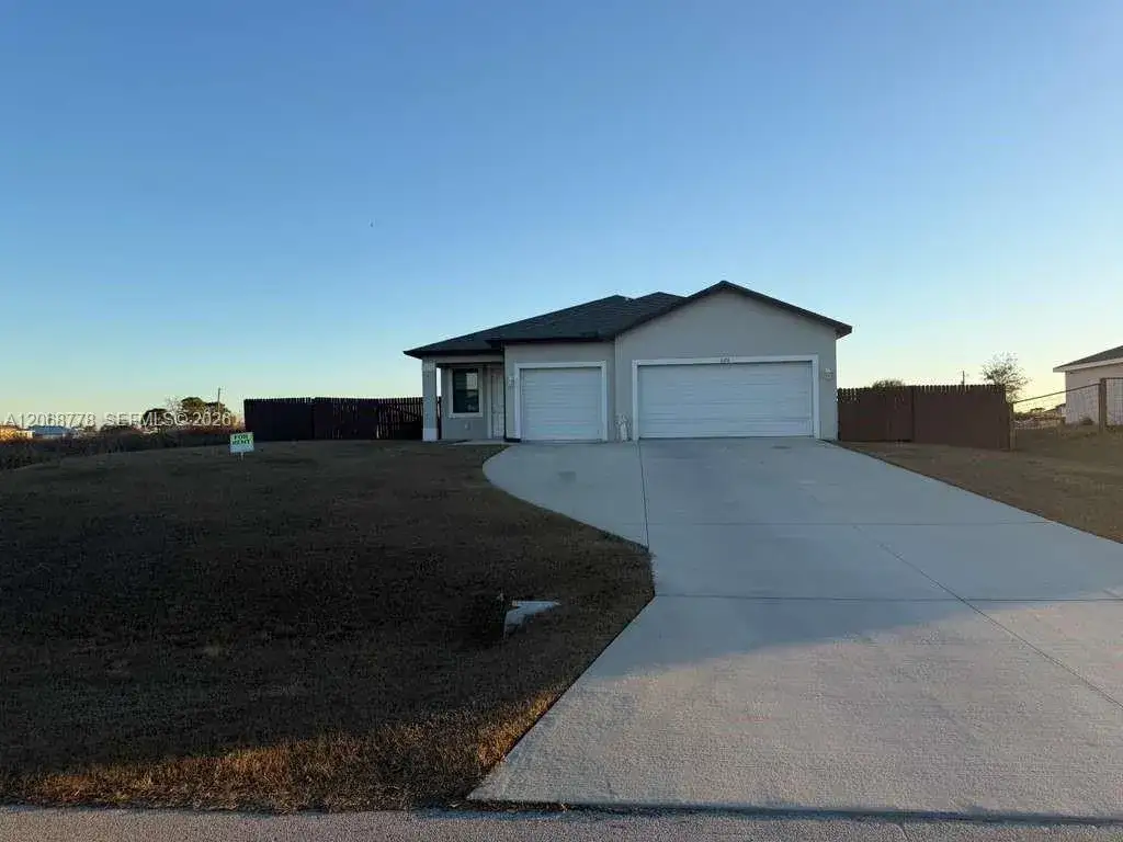 3 bedroom 2 bath Residential for sale at 9026 W Mac Ct, La Belle FL 33935