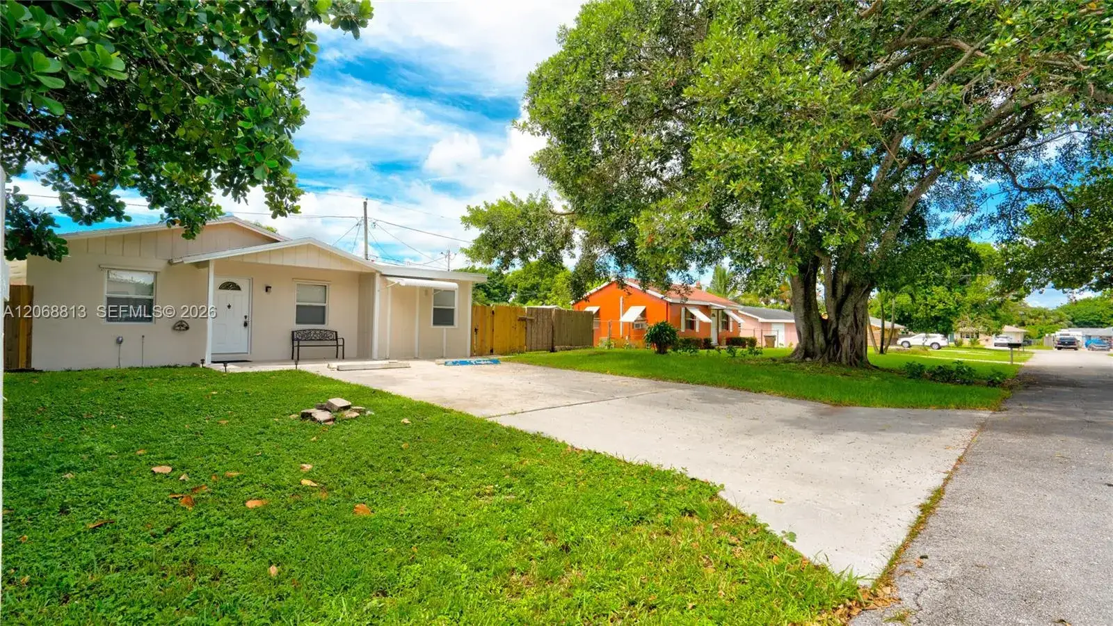 3 bedroom 3 bath Residential for sale at 3344 Plaza Pl, Lake Worth FL 33462