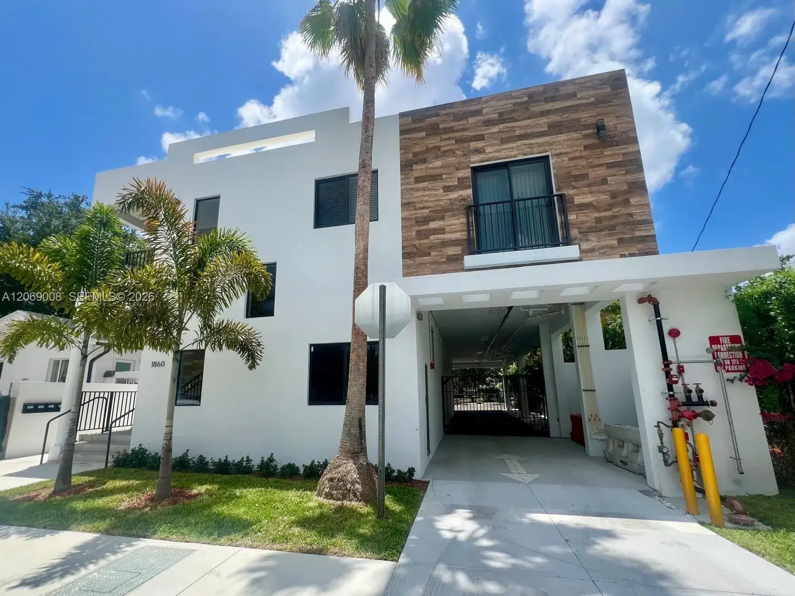 1860 NW 19th St # 101, Miami FL 33125