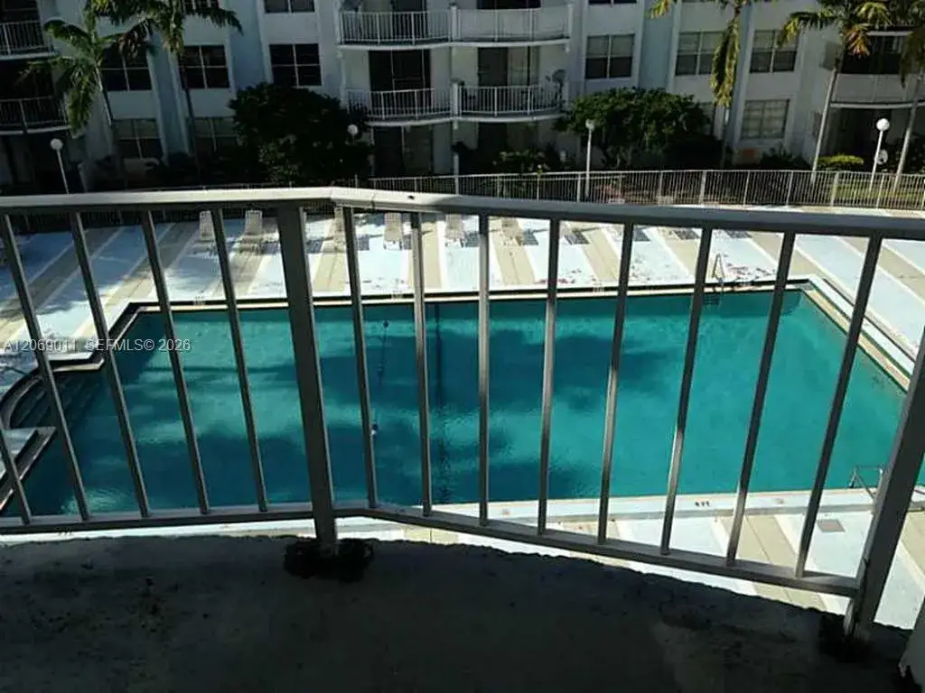 1 bedroom 1 bath Residential Lease for rent at 488 NW 165th St Rd # 614, Miami FL 33169