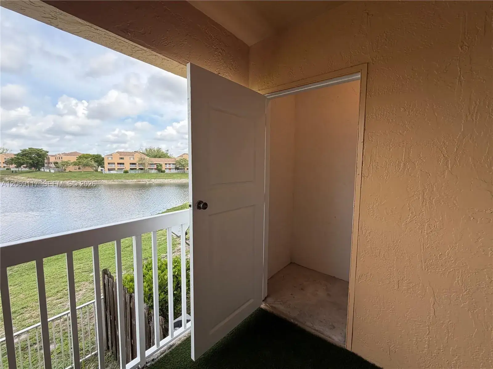 2 bedroom 2 bath Residential Lease for rent at 5200 NW 31st Ave # 217, Fort Lauderdale FL 33309