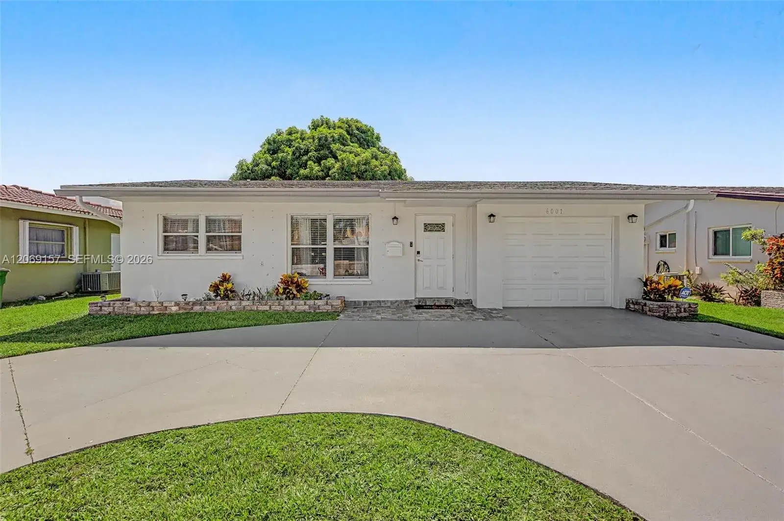 3 bedroom 2 bath Residential for sale at 6001 NW 66th Ter, Tamarac FL 33321